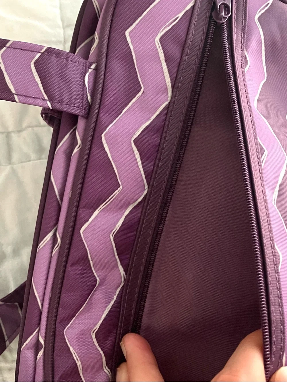 Thirty-One Handle It Cosmetic Travel Bag in Plum Chevron NWT NIP